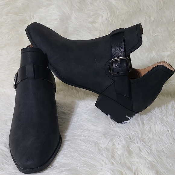 WONDERLY Black Ankle Boots with Buckle 1.4" Heel - Size 8.5M - Picture 1 of 14